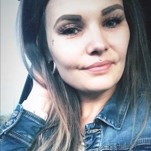 Meet your Posher, Nikki